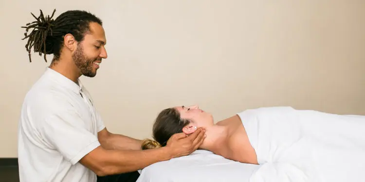 Terapeuta de Masaje trabajos part time pagan bien