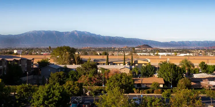 clima corona california