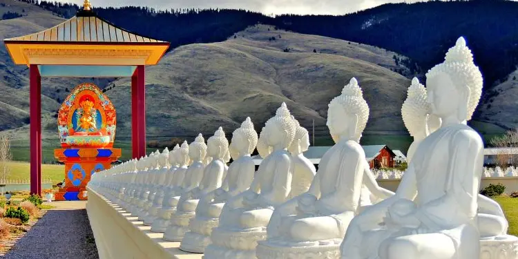 Jardin de los Mil Budas Garden of One Thousand Buddhas