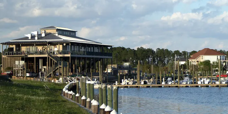 ciudades economicas Mississippi Diamondhead