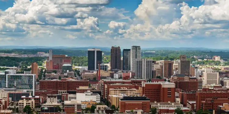 mejores ciudades vivir en Alabama
