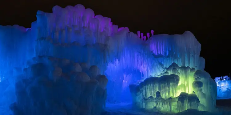 Castillos de Hielo Ice Castles que hacer en New Hampshire