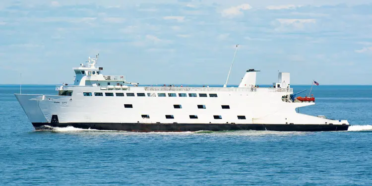 Trafico y transporte en Bridgeport Connecticut ferry