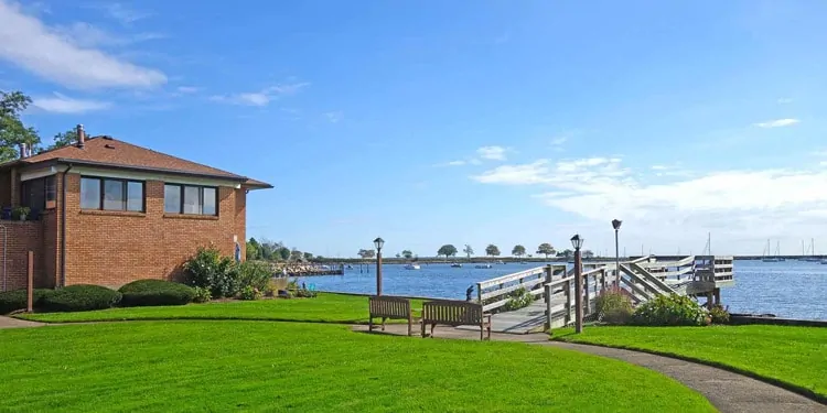 donde vivir en Bridgeport Connecticut black rock