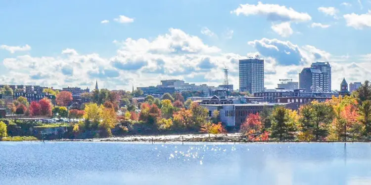 donde vivir en Manchester New Hampshire