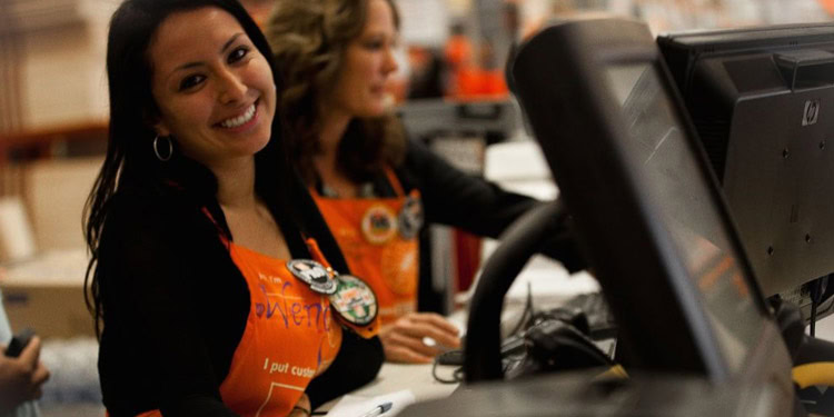 Home Depot trabajos para hispanos