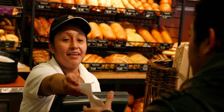 Panera Bread trabajos para latinos