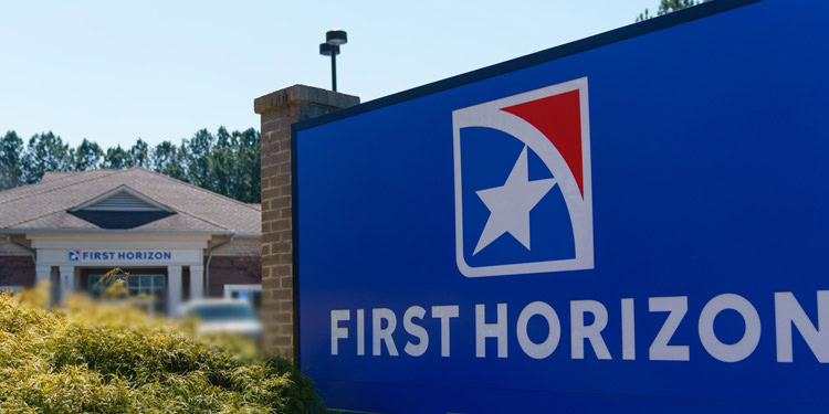 First Horizon Bank trabajos para latinos